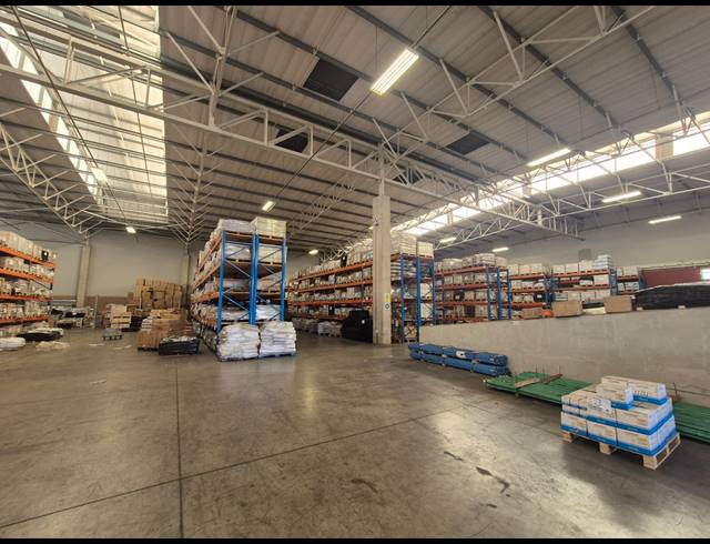 4,990M² WAREHOUSE TO LET IN GOSFORTH PARK